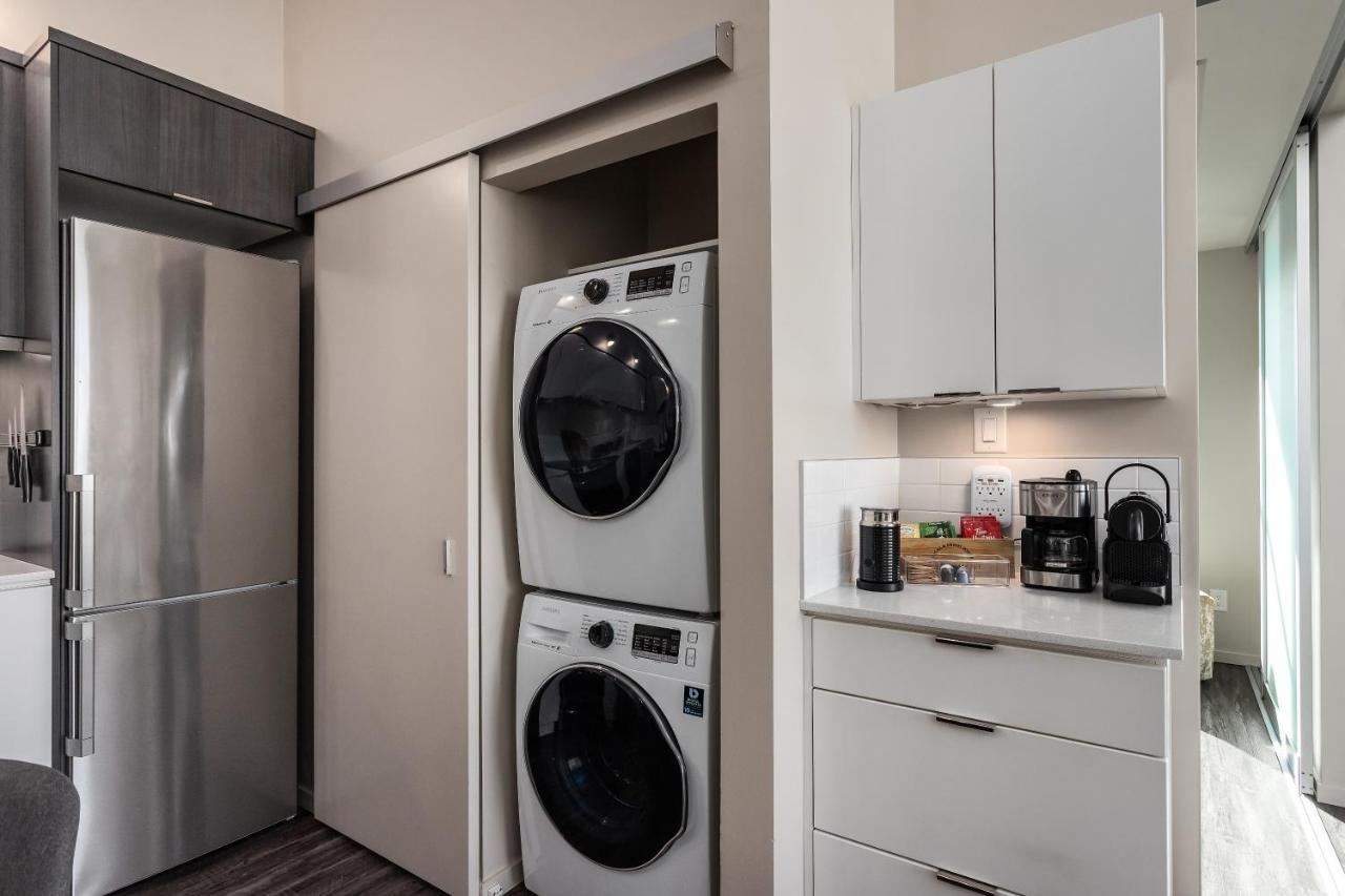 Corner Nest - Luxury Brand New Top Floor 2Bedroom Condo Kelowna Extérieur photo