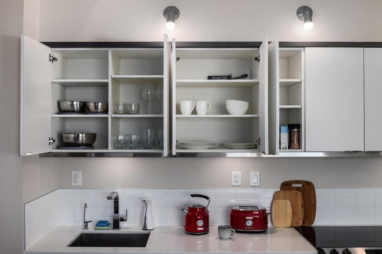 Corner Nest - Luxury Brand New Top Floor 2Bedroom Condo Kelowna Extérieur photo