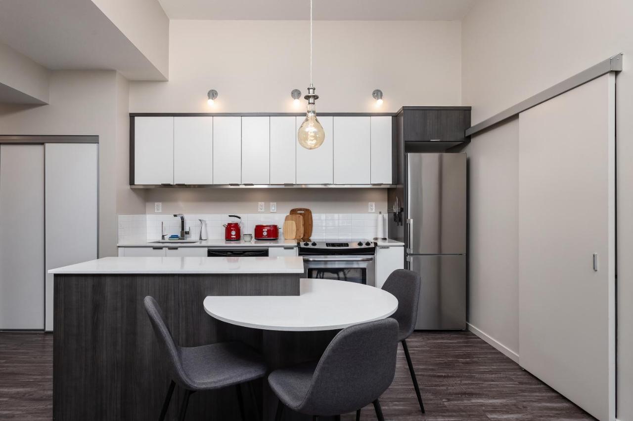 Corner Nest - Luxury Brand New Top Floor 2Bedroom Condo Kelowna Extérieur photo